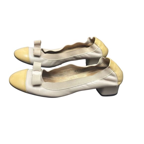 Salvatore Ferragamo Vara Bow Accent Leather Ballet Flats Sz6 - Picture 1 of 9